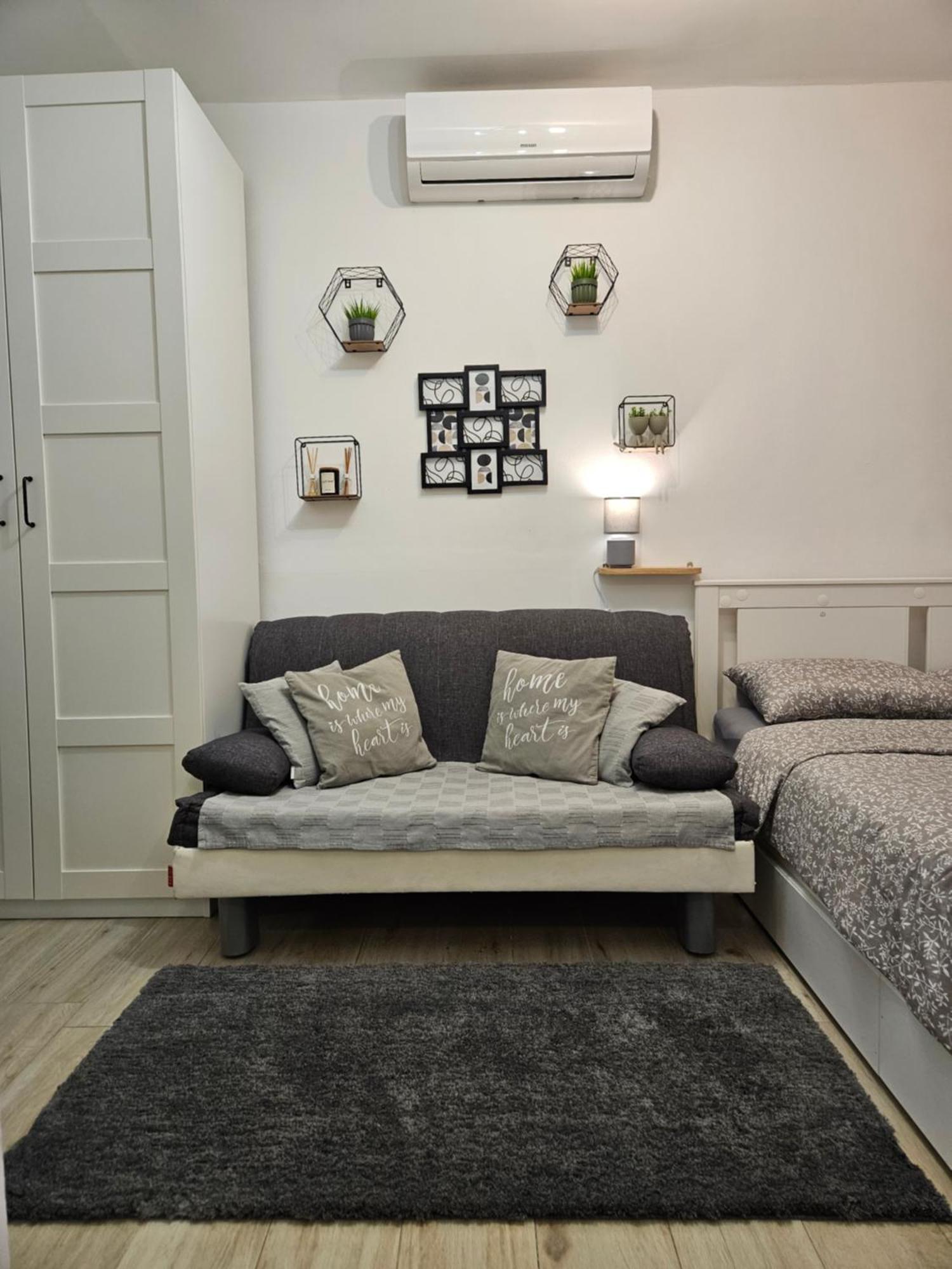 Apartment Maja - Strict Center Of ซาเกร็บ ภายนอก รูปภาพ