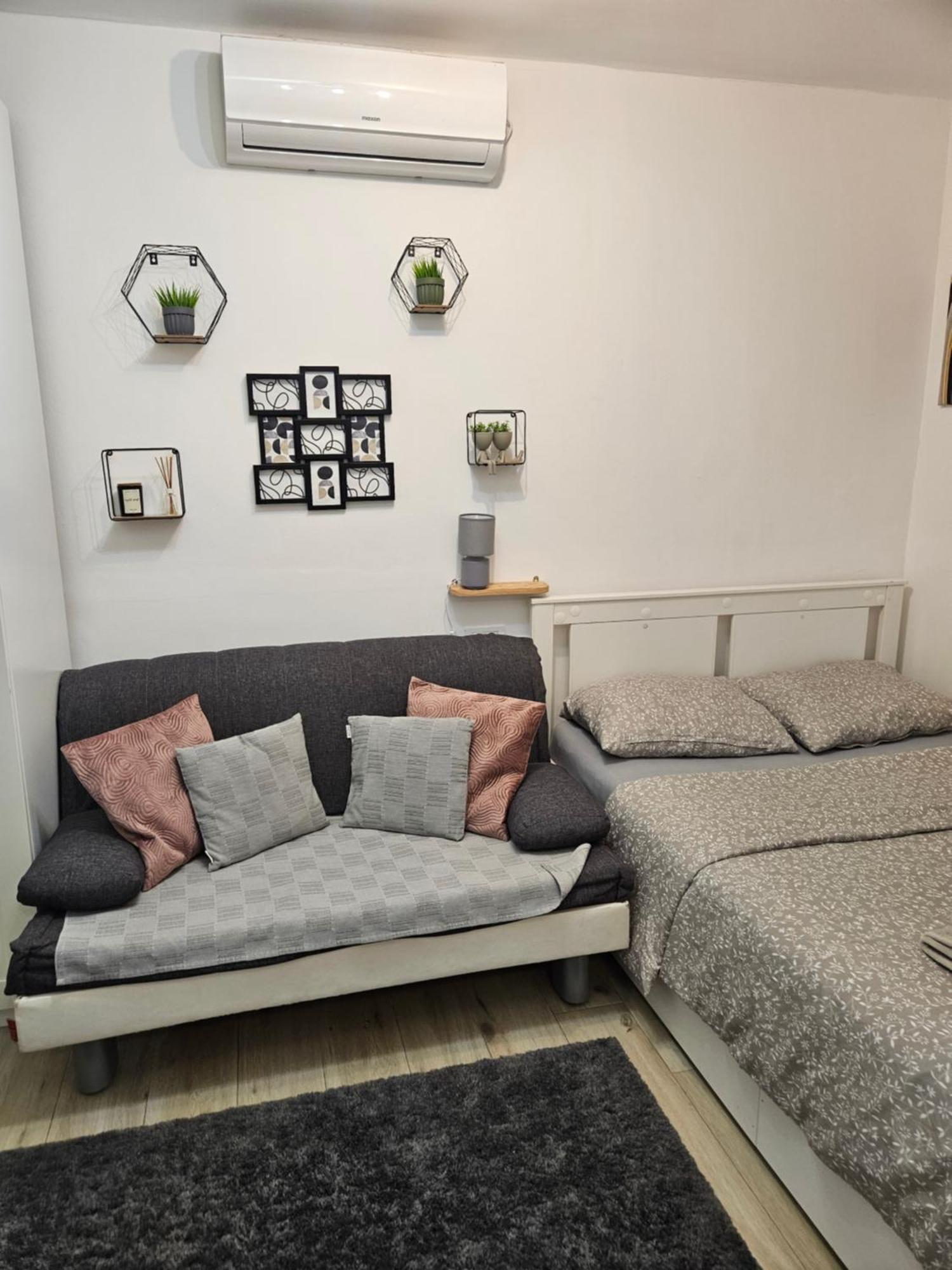 Apartment Maja - Strict Center Of ซาเกร็บ ภายนอก รูปภาพ